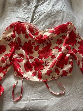 Hansen & Gretal Red Floral Off-Shoulder Crop Blouse